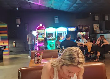 Crosswoods Restaurant & Sports Club