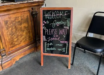 Foodies Restaurant & Grill