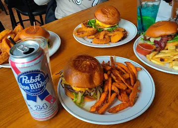 Harbor View Bar & Grill