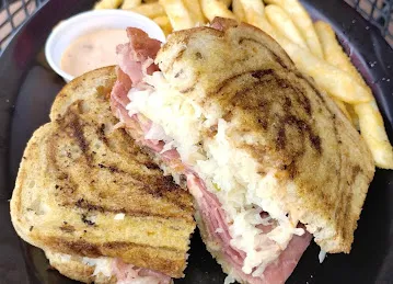 Primo's Grill & Deli