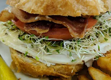 Primo's Grill & Deli