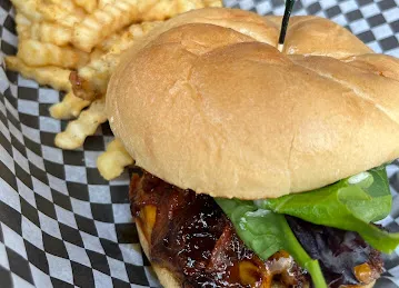 Wrecked Canoe Bistro + Patio