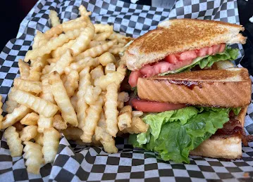 Wrecked Canoe Bistro + Patio