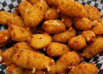 Wrecked Canoe Bistro + Patio